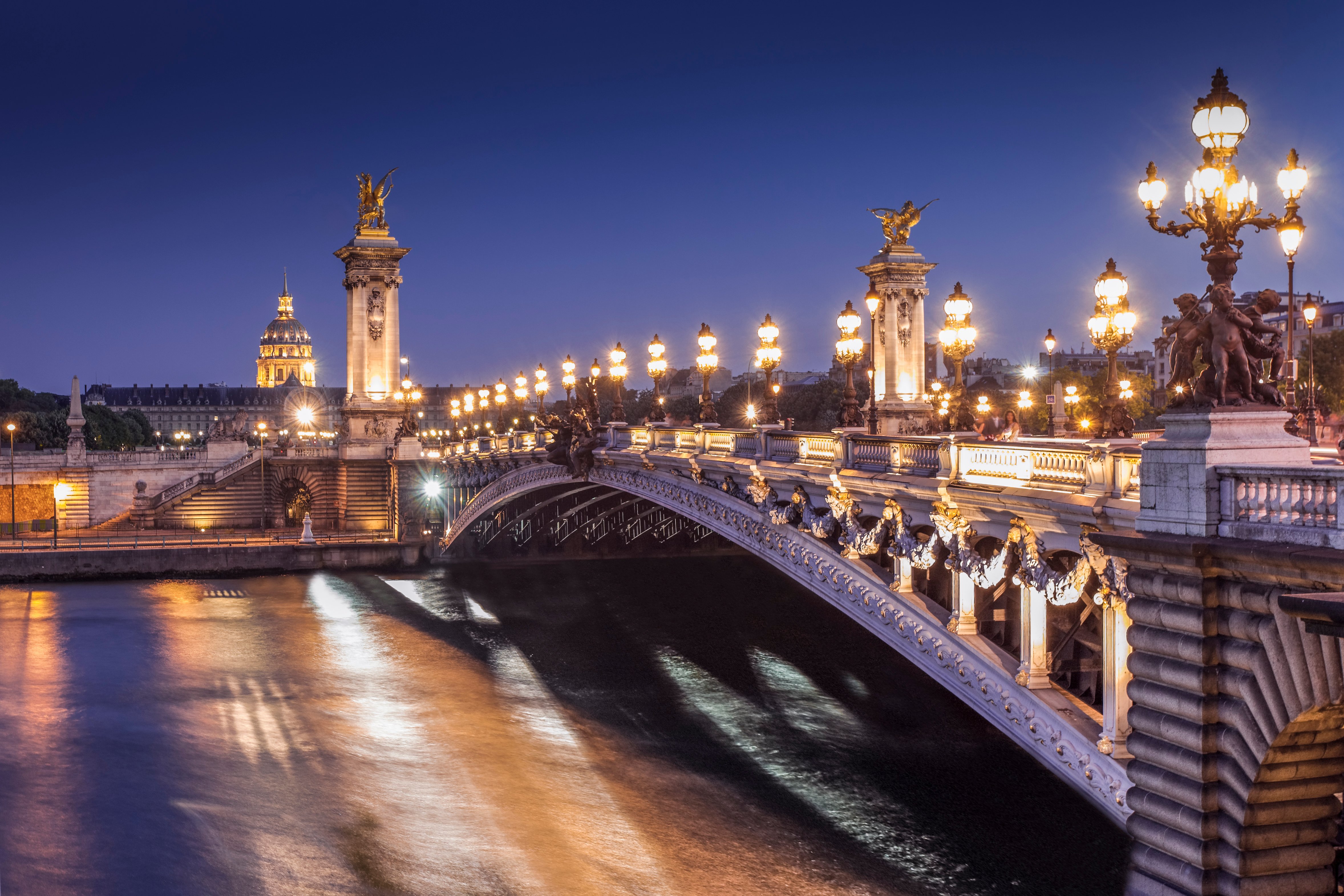 Perfect spot for instagram photo is at Le Pont Alexandre III