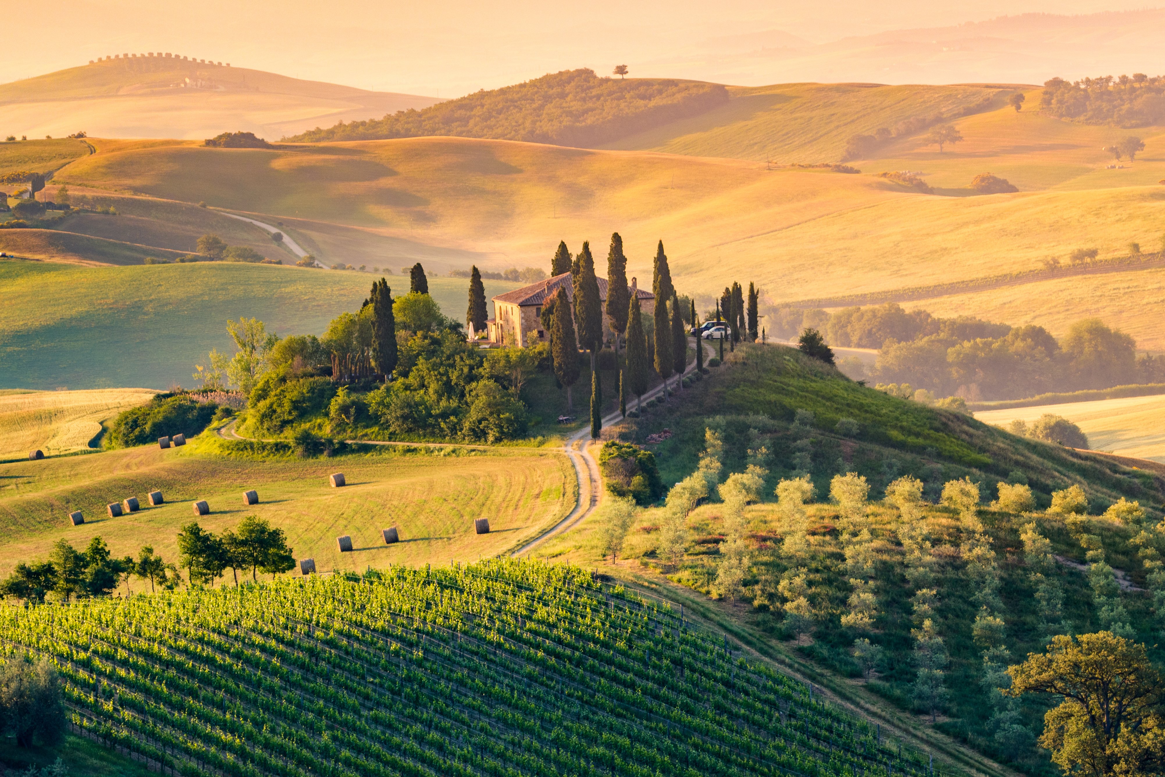 tuscany- AdobeStock_127492813