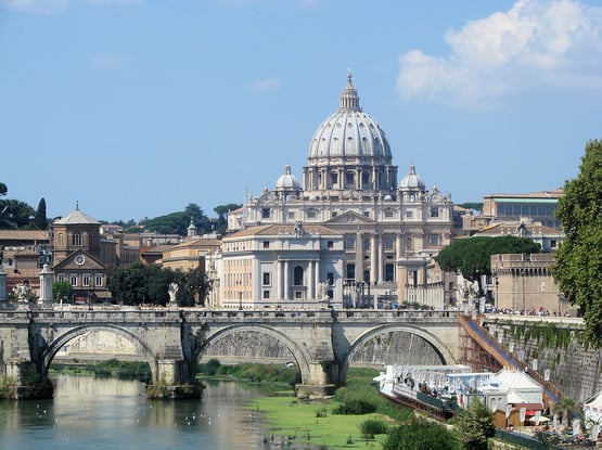 Vatican_from_river.jpg